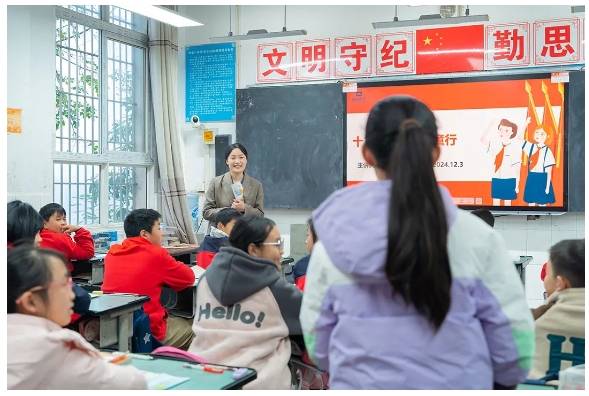 普法宣传进校园 守护幼苗助成长