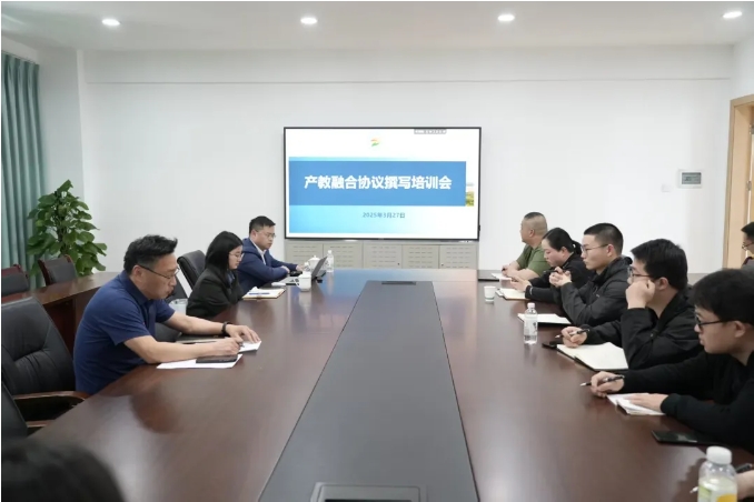 我所聂子力律师受邀为四川卫生康复职业学院开展合同管理规范化培训