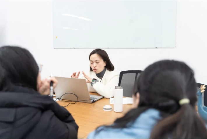 课间奔跑受伤频发，学校如何筑牢法律防火墙？
